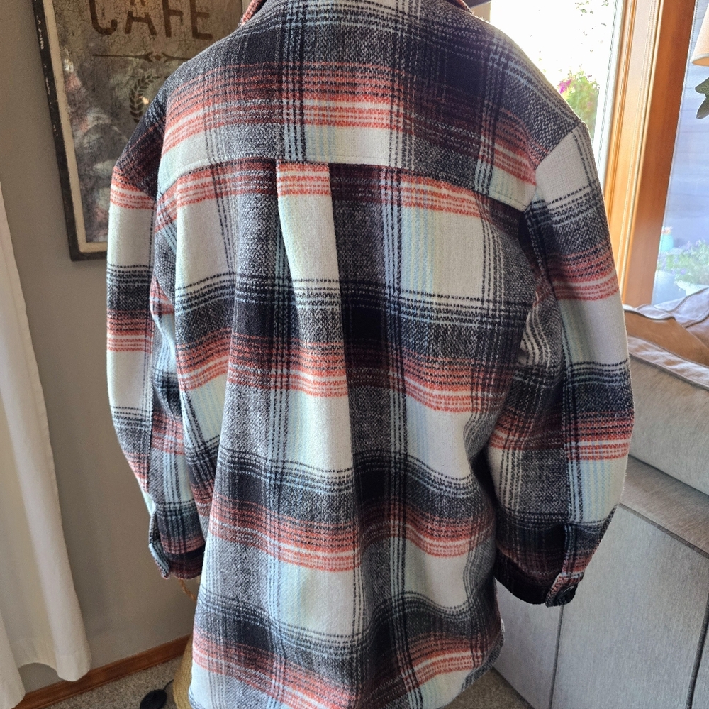 Hurley Flannel coat  - Shacket - Women's Size Medium - Picture 8 of 8